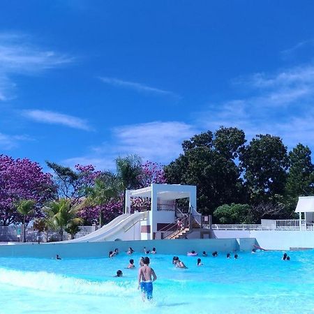 Thermas Lacqua Diroma Com Piscina De Ondas Gratis 24Horas Caldas Novas Dış mekan fotoğraf
