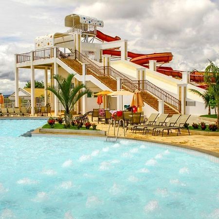 Thermas Lacqua Diroma Com Piscina De Ondas Gratis 24Horas Caldas Novas Dış mekan fotoğraf