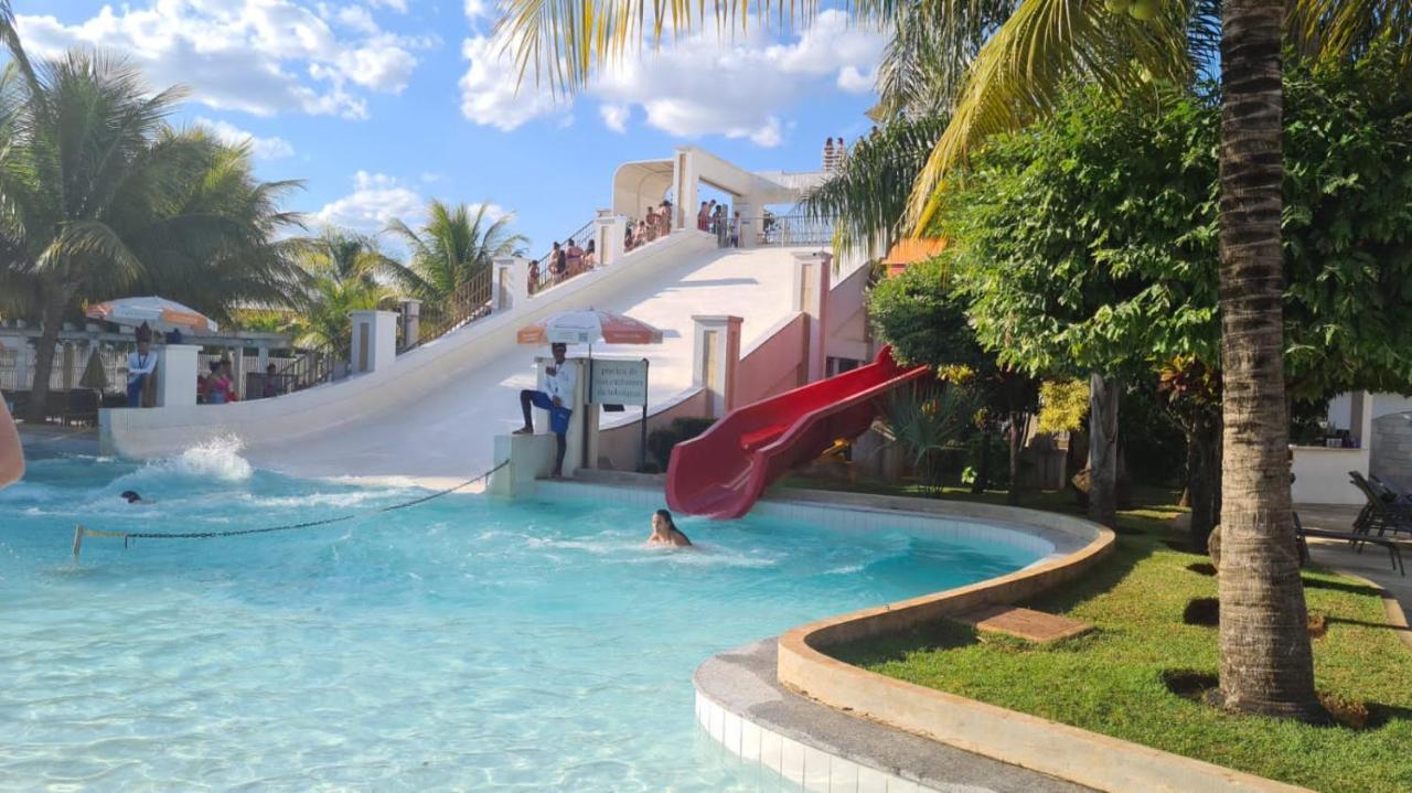 Thermas Lacqua Diroma Com Piscina De Ondas Gratis 24Horas Caldas Novas Dış mekan fotoğraf