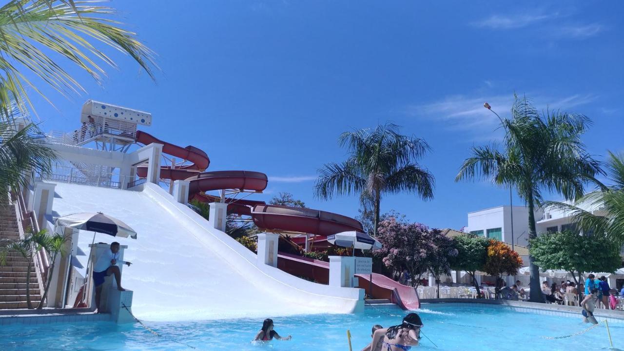 Thermas Lacqua Diroma Com Piscina De Ondas Gratis 24Horas Caldas Novas Dış mekan fotoğraf