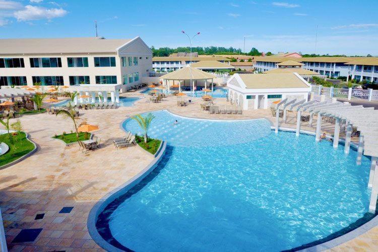 Thermas Lacqua Diroma Com Piscina De Ondas Gratis 24Horas Caldas Novas Dış mekan fotoğraf