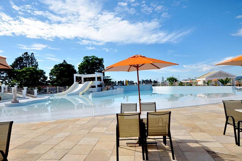 Thermas Lacqua Diroma Com Piscina De Ondas Gratis 24Horas Caldas Novas Dış mekan fotoğraf