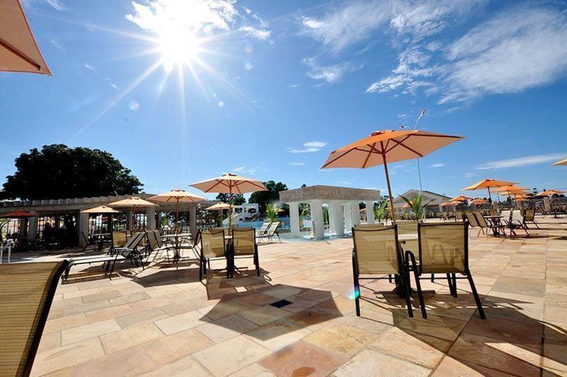 Thermas Lacqua Diroma Com Piscina De Ondas Gratis 24Horas Caldas Novas Dış mekan fotoğraf