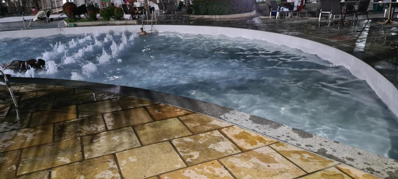 Thermas Lacqua Diroma Com Piscina De Ondas Gratis 24Horas Caldas Novas Dış mekan fotoğraf
