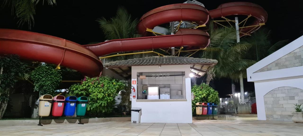 Thermas Lacqua Diroma Com Piscina De Ondas Gratis 24Horas Caldas Novas Dış mekan fotoğraf