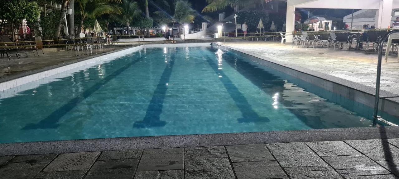 Thermas Lacqua Diroma Com Piscina De Ondas Gratis 24Horas Caldas Novas Dış mekan fotoğraf